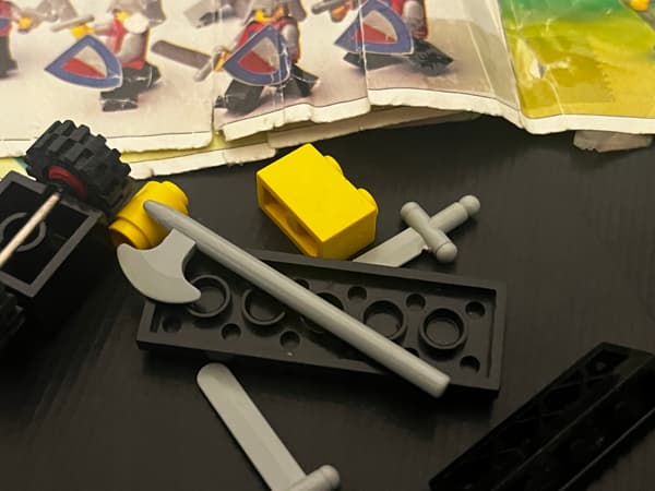 677 LEGO Knights’ Procession
