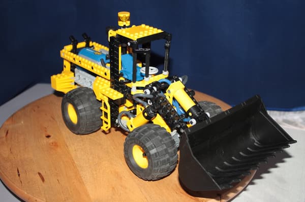 Lego Technic 8459 Pneumatic Front Loader