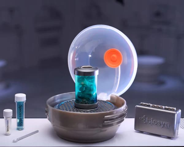 MINI VERSE MAKE IT MINI JURASSIC WORLD SURPRISE BALL DINOSAUR +8