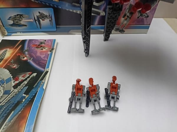 Second-hand LEGO Star Wars 8016 Hyena Droid Bomber