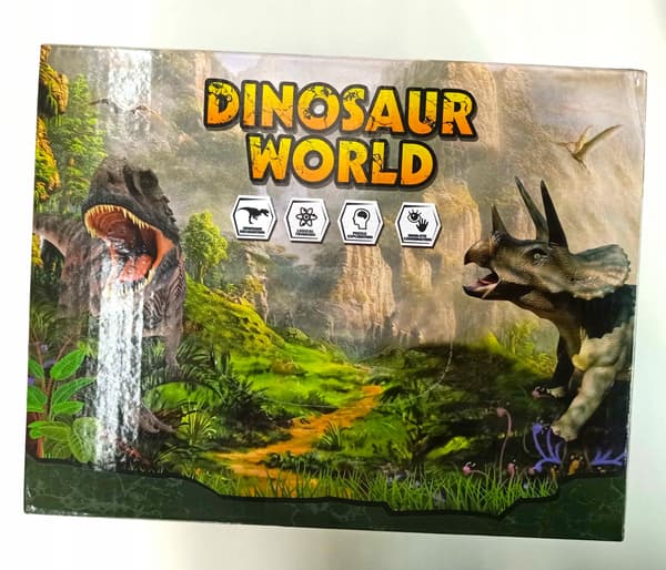 Dinosaur World Temi 3+ P9C92 figurines with playmat