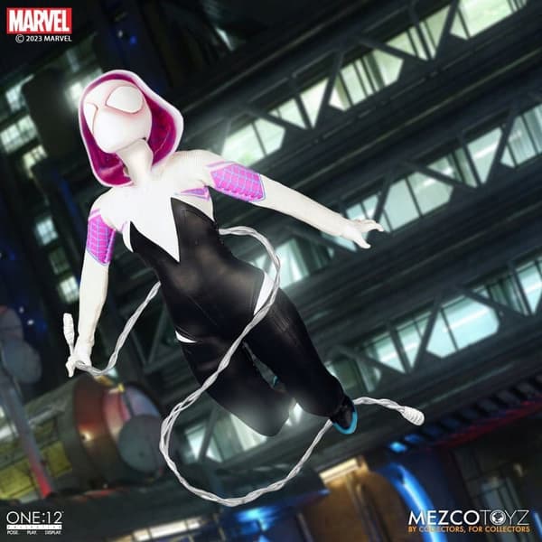 Mezco Toys – 1/12 scale Marvel action figure