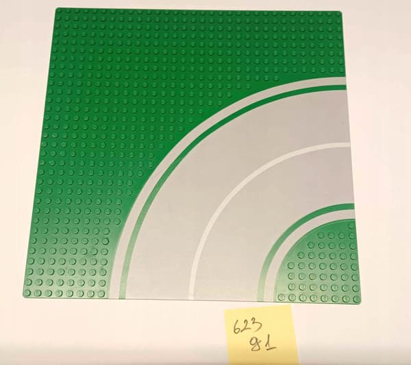 623G1. LEGO thin building plate, 32x32