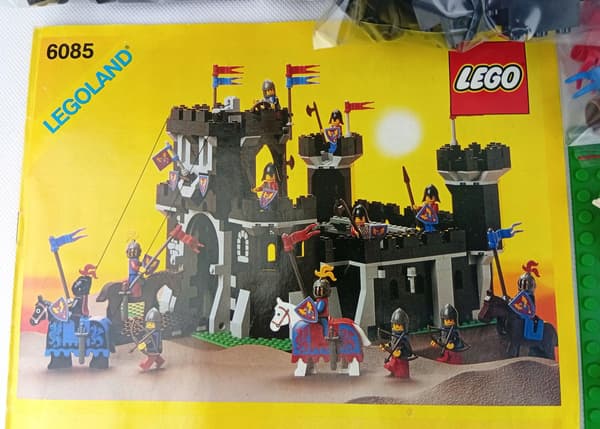 LEGO Castle 6085 Black Monarch’s Castle
