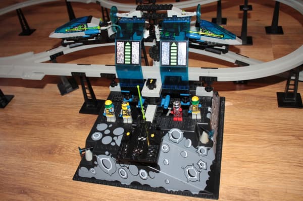 Lego Space 6991 Monorail Space Transport Base