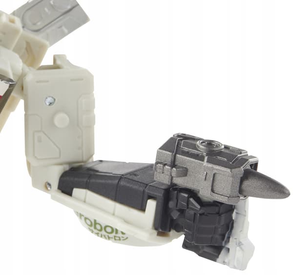 Transformers Earthrise Wheeljack Deluxe Figure