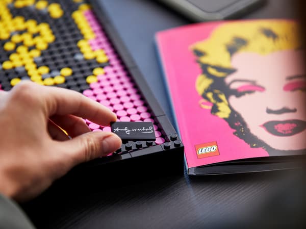 Lego Art Andy: Marilyn Monroe Set 31197 ((((dented box))))