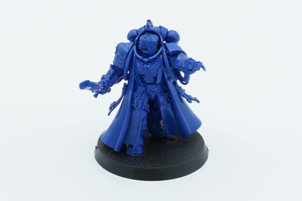 Warhammer 40k Space Marines Primaris Librarian plastic figurine