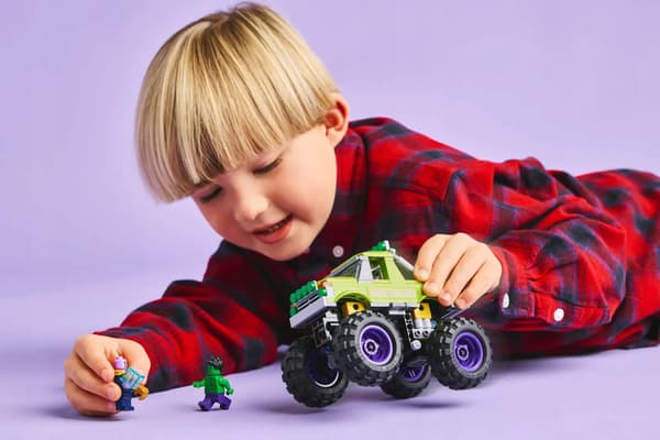 LEGO MARVEL 76312 Hulk vs Thanos Monster Truck
