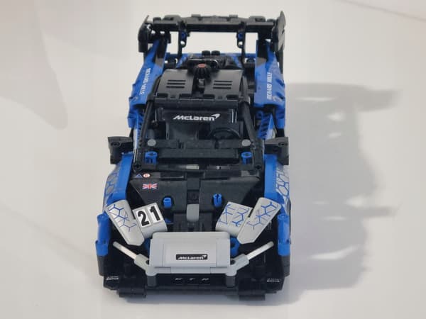 LEGO 42123 Technic MCLAREN SENNA GTR – set components