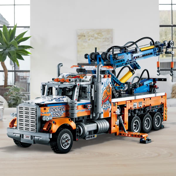 LEGO Technic 42128 Heavy-duty breakdown lorry