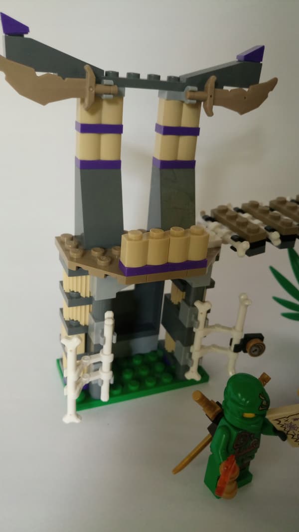 LEGO Ninjago: 70749 – The Serpent’s Gate