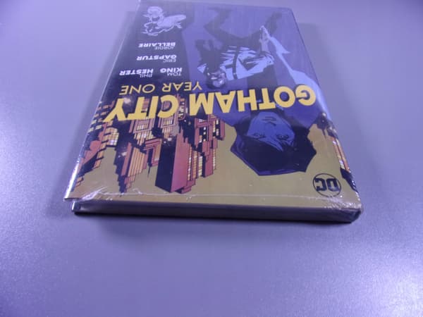 GOTHAM CITY YEAR ONE (English-language edition)