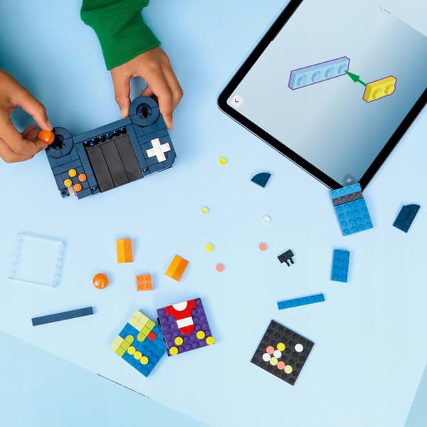 LEGO Creator 3-in-1 Retro Games Console 31380