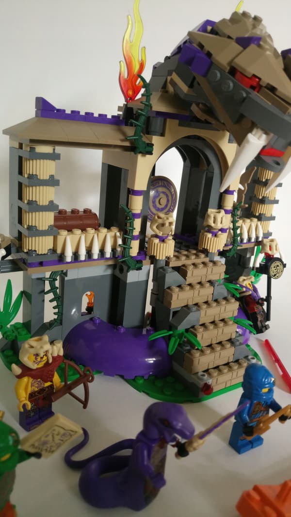 LEGO Ninjago: 70749 – The Serpent’s Gate