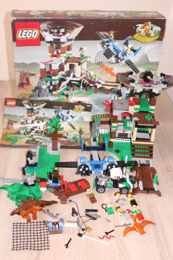 LEGO ADVENTURES 5987 BOX AND INSTRUCTIONS: Dino Research Compound
