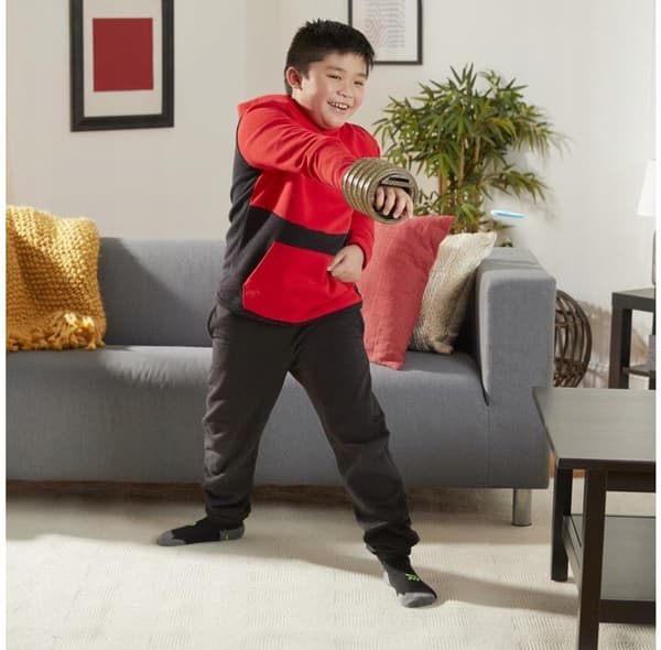 Shang Chi Glove with 5-Disc Launcher by Marvel