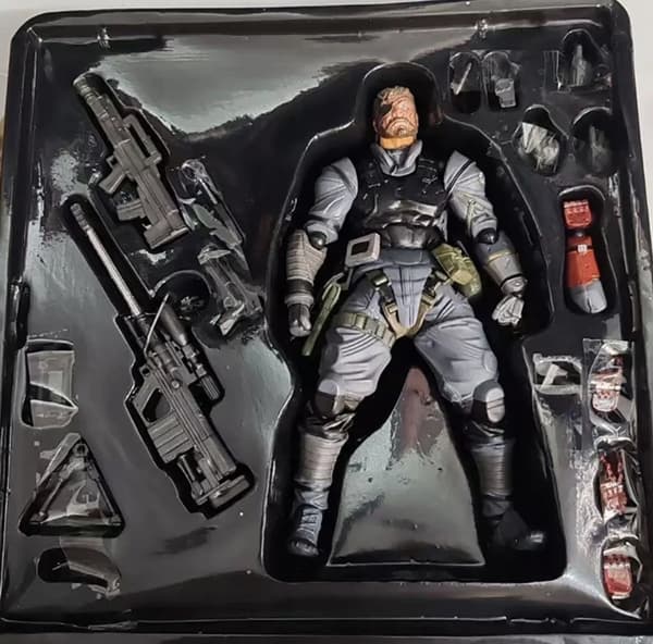 Metal Gear Solid: Phantom Pain Venom Snake 15cm figurine + accessories