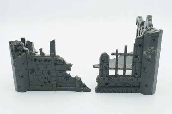 Warhammer 40k Gothic Ruins – 2-piece plastic terrain set