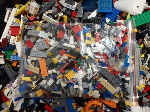 LEGO 1 KG BRICKS, RANDOM MIX, A GREAT IDEA FOR A BIRTHDAY PRESENT