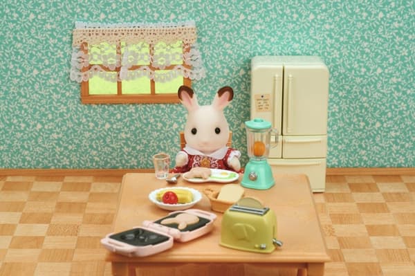 SYLVANIAN FAMILIES BREAKFAST SET: TOASTER AND WAFFLE MAKER 5444