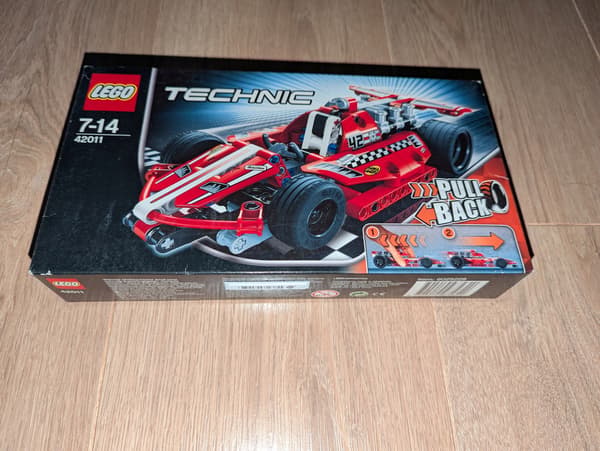 LEGO 42011 Technic – Racing Car, Formula 1 model with UNIKAT drive system from 2013