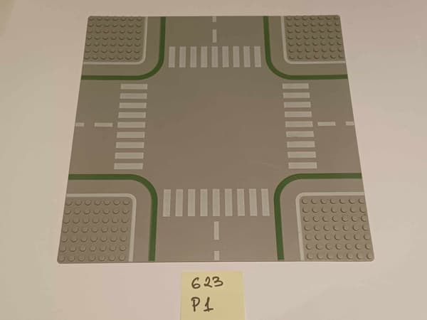 623P1. LEGO thin building plate, 32x32