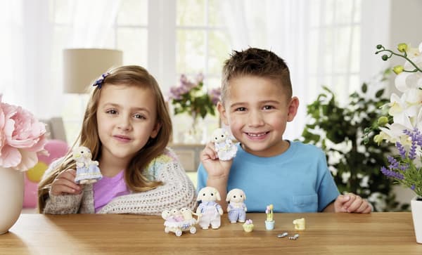 SYLVANIAN FAMILY: FLORA THE RABBIT 5735 WB6