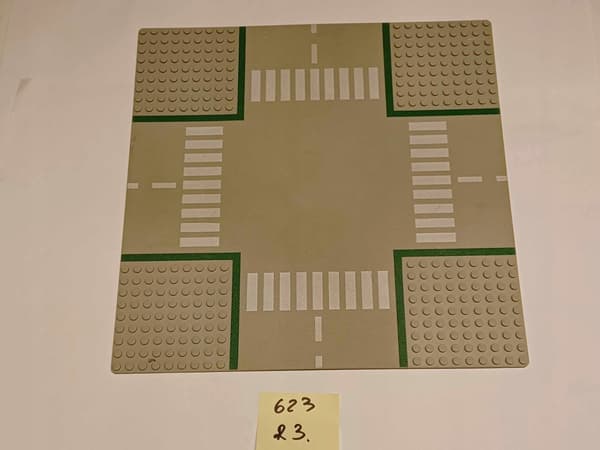 623R3. LEGO thin building plate, 32x32, 2360