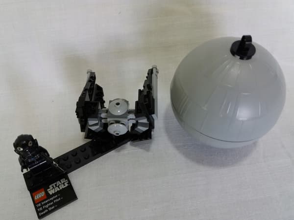 LEGO 9676 TIE Interceptor & Death Star