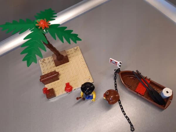 Lego Pirates 7071 Treasure Island
