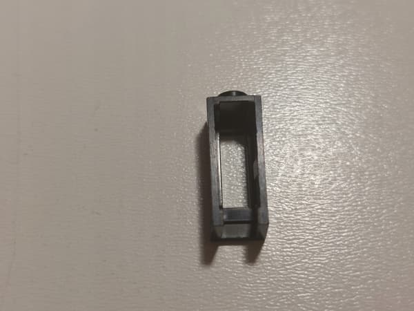 LEGO 29 1 x 1 x 2 window, black