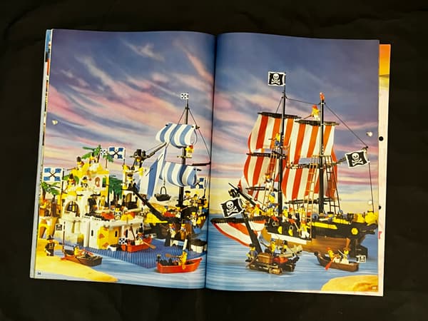 260 LEGO Ideas Book