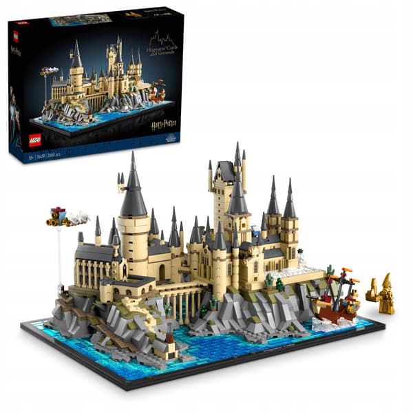 LEGO Harry Potter 76419 Hogwarts Castle and Grounds, building blocks