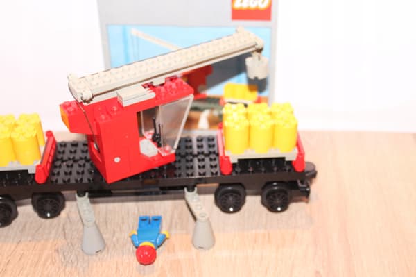 LEGO CITY TOWN CLASSIC TRAIN 7817 WITH INSTRUCTIONS: CRANE WAGON SET
