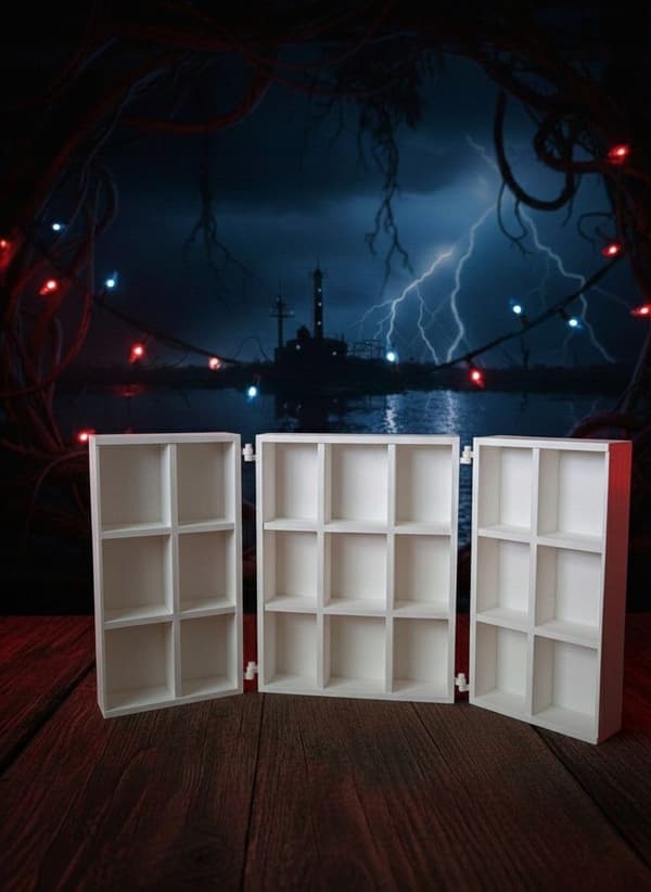Collectors’ figurine shelf – Retro sci-fi style display organiser