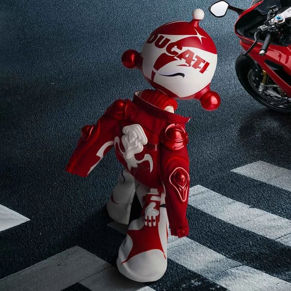 POP MART SKULLPANDA × DUCATI 1/6 Scale Action Figure