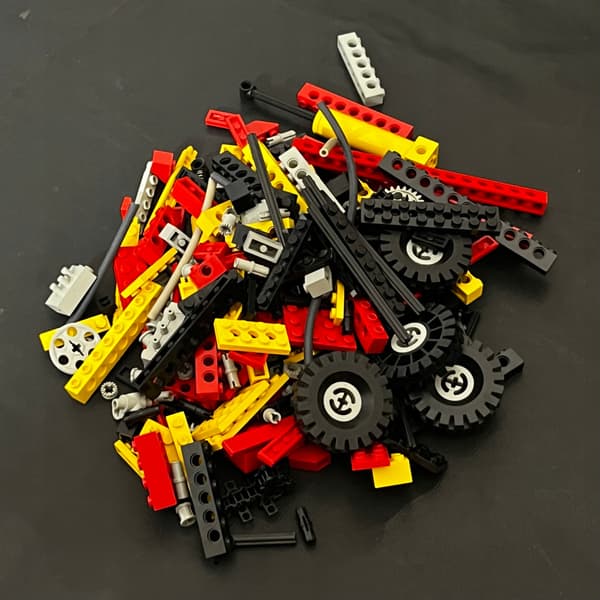 8843 LEGO Forklift Truck