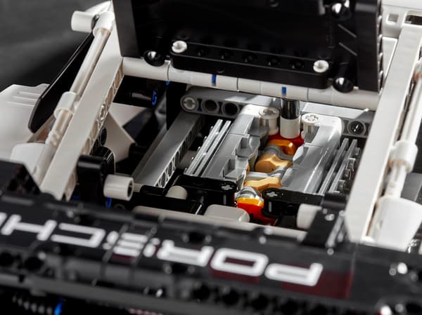 LEGO Technic Porsche 911 RSR 42096