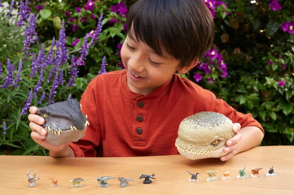 JURASSIC WORLD MUTADON DINOSAUR Micro Adventures, suitable for ages 4 and over