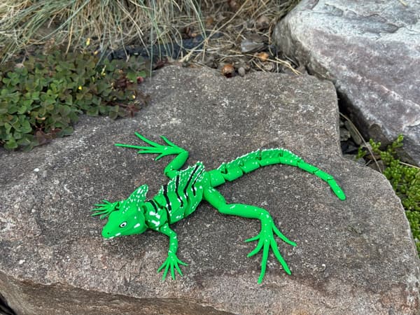 3D Flake-headed Basilisk – a detailed, movable figurine, terrarium decoration