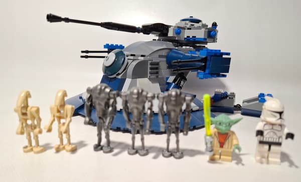 LEGO Star Wars: 8018 – Armoured Assault Tank (AAT)