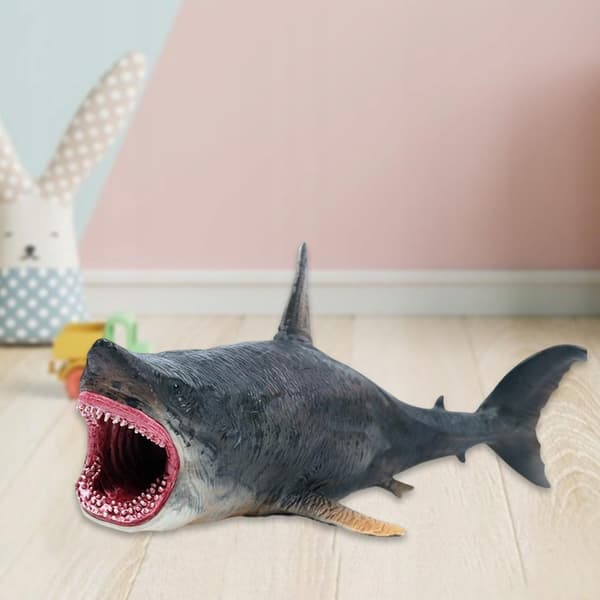 Shark Action Figures Simulation: Hand-painted miniature marine life