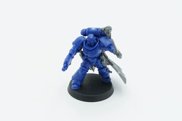 Warhammer 40k Space Marines Lieutenant – plastic miniatures conversion