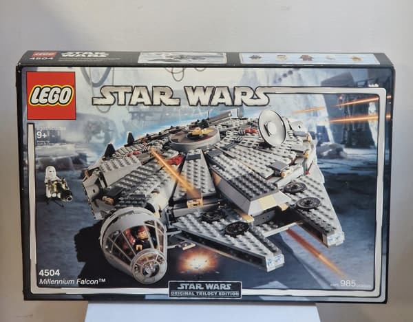 LEGO 4504 Star Wars – Millennium Falcon