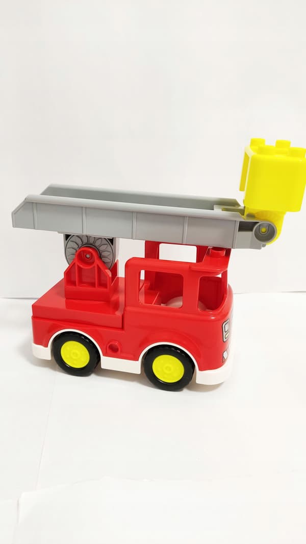 Lego Duplo fire engine with ladder