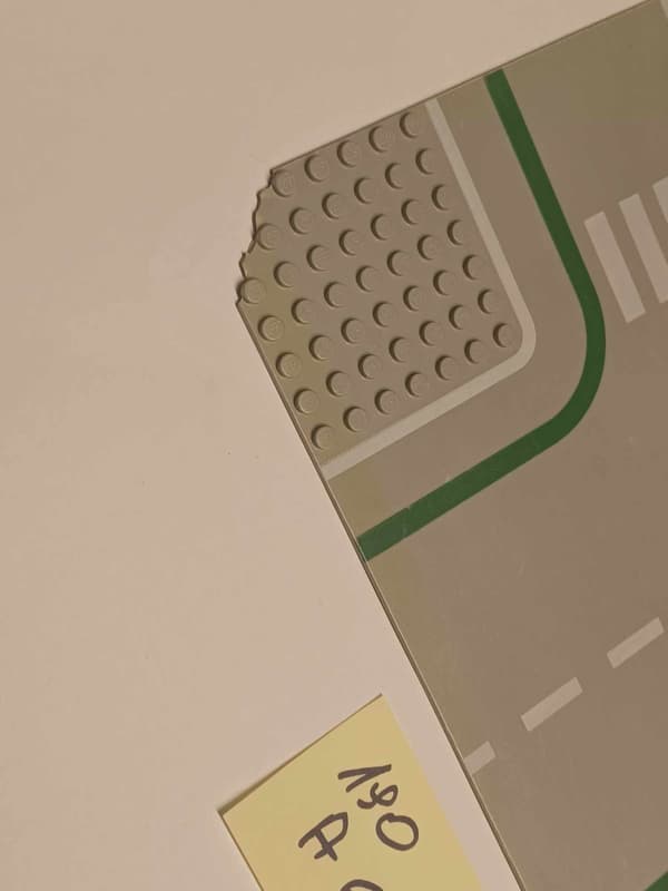 190A6. LEGO thin building plate 32x32, damaged 2360