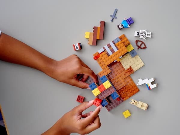 LEGO Minecraft 21167 Trading Post