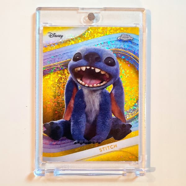 Topps Chrome Disney Card – Stitch – Yellow Mini Diamonds Refractor