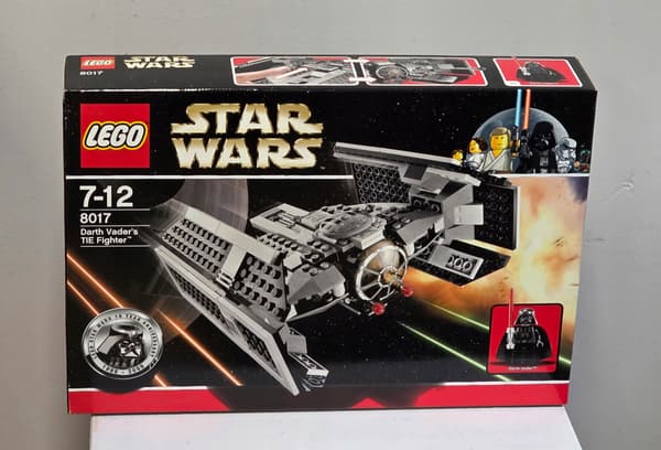 LEGO 8017 Star Wars – Darth Vader’s TIE Fighter